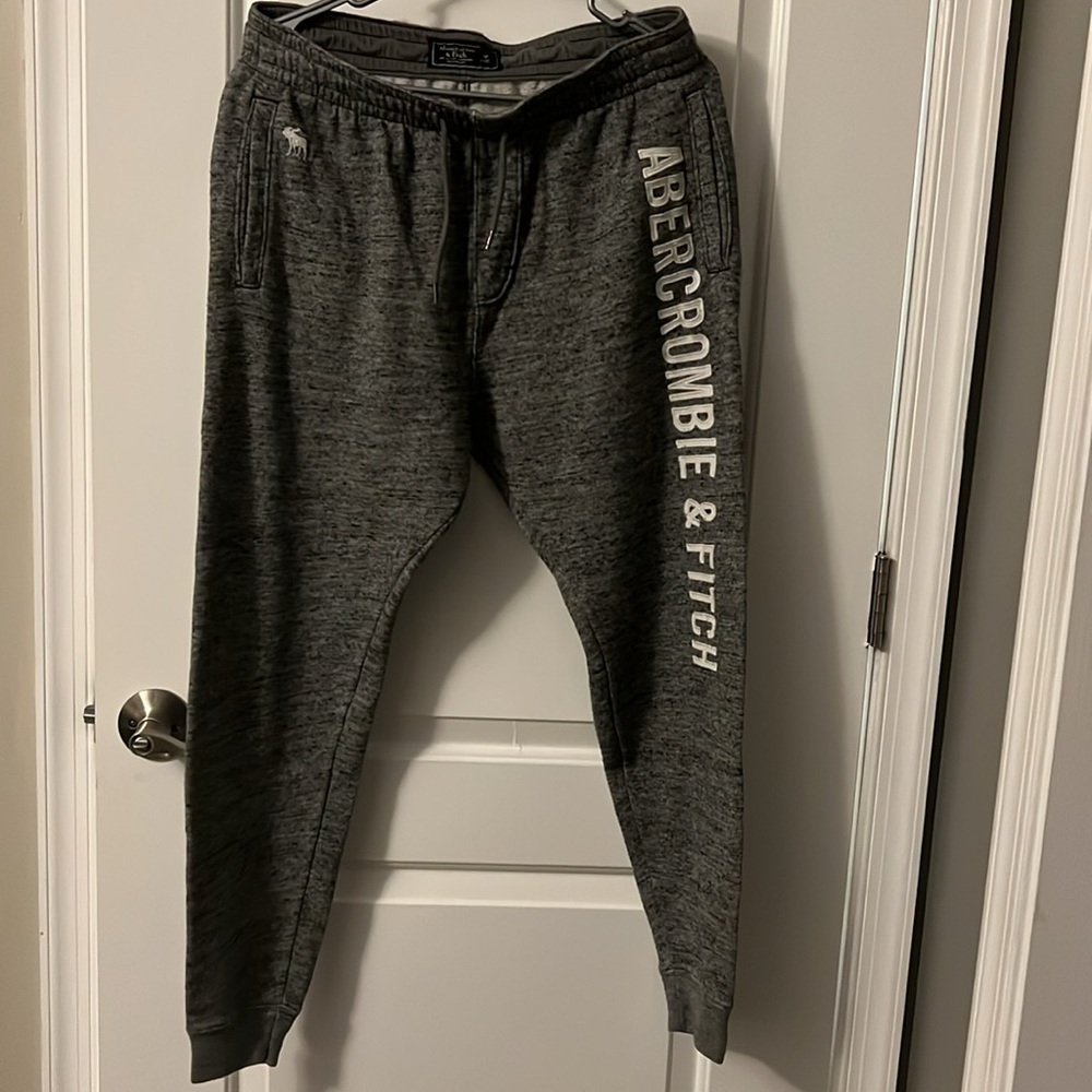 Abercrombie Men  pants size M